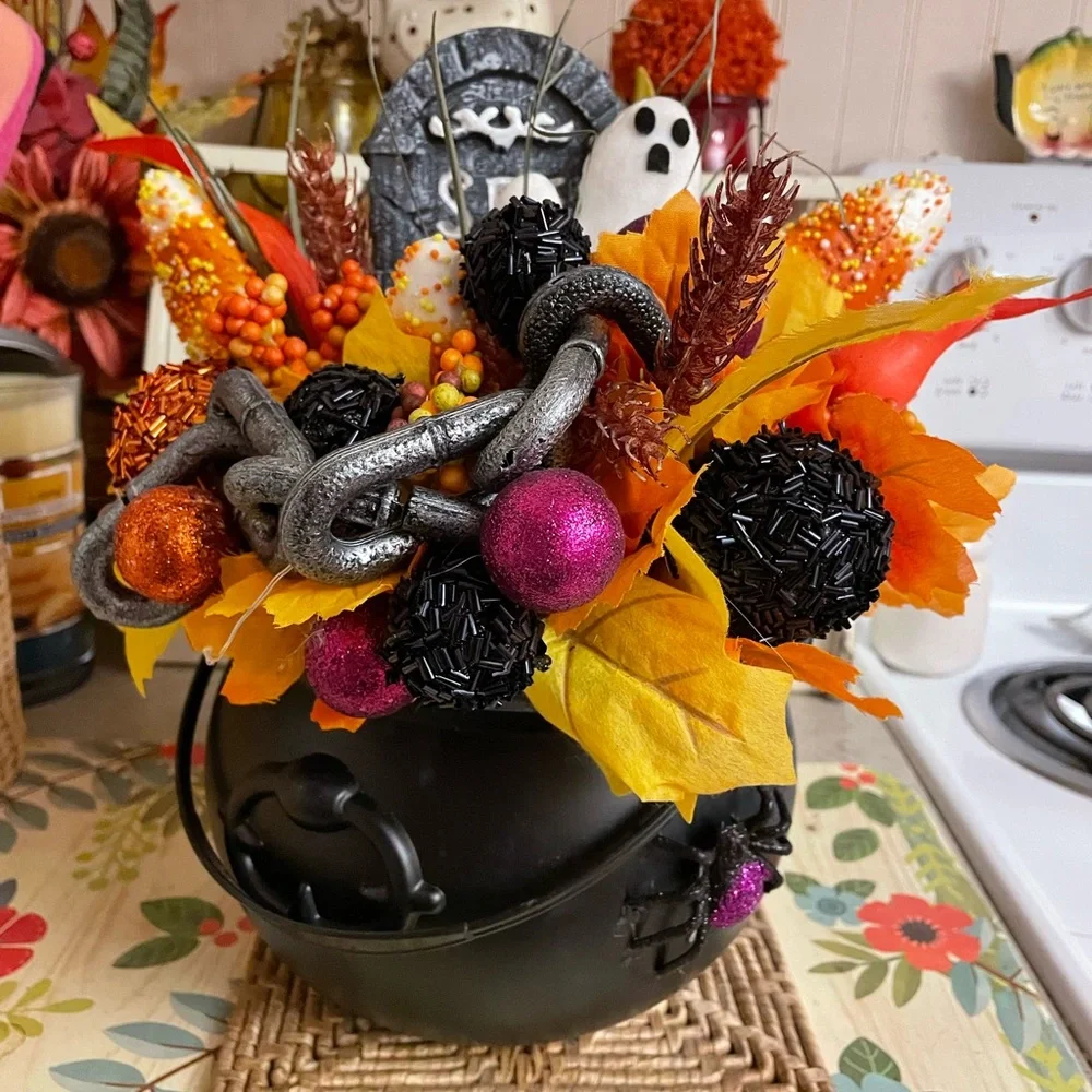 Cauldron Lighted Halloween Decoration - Picture 5 of 8